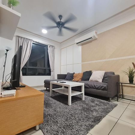 Lovely 3-Bedroom Serviced Apartment @ Cyberjaya Exterior foto